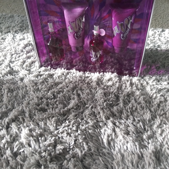 Brand new curve crush gift set